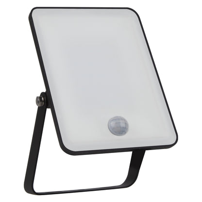 LED reflektor 10W IP65 4000K 100° – vonkajšie LED svietidlo LEDVANCE