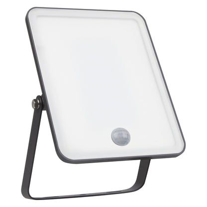 LED reflektor 50W IP65 3000K – vonkajšie LED svietidlo OSRAM