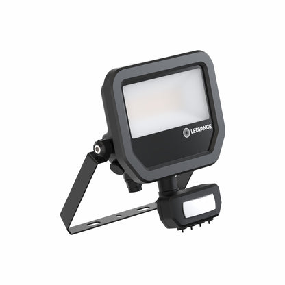 LED reflektor 17W IP65 3000K 100° – vonkajšie LED svietidlo LEDVANCE
