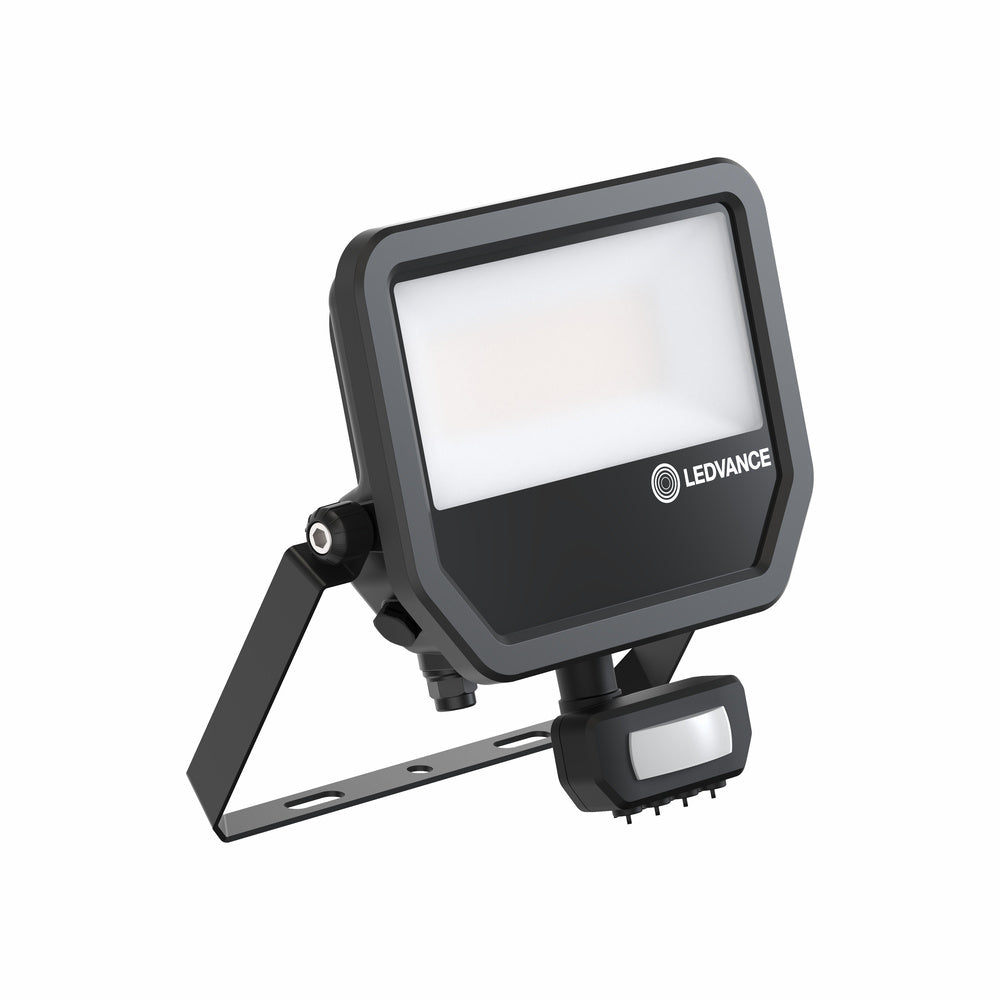 LED reflektor 41W IP65 3000K 100° – vonkajšie LED svietidlo LEDVANCE