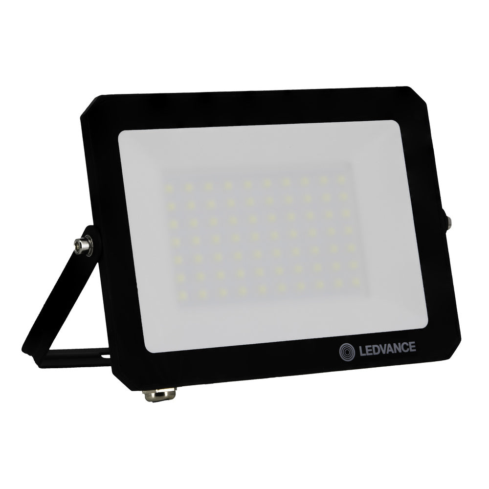 LED reflektor 30W IP65 3000K 105° – vonkajšie LED svietidlo LEDVANCE