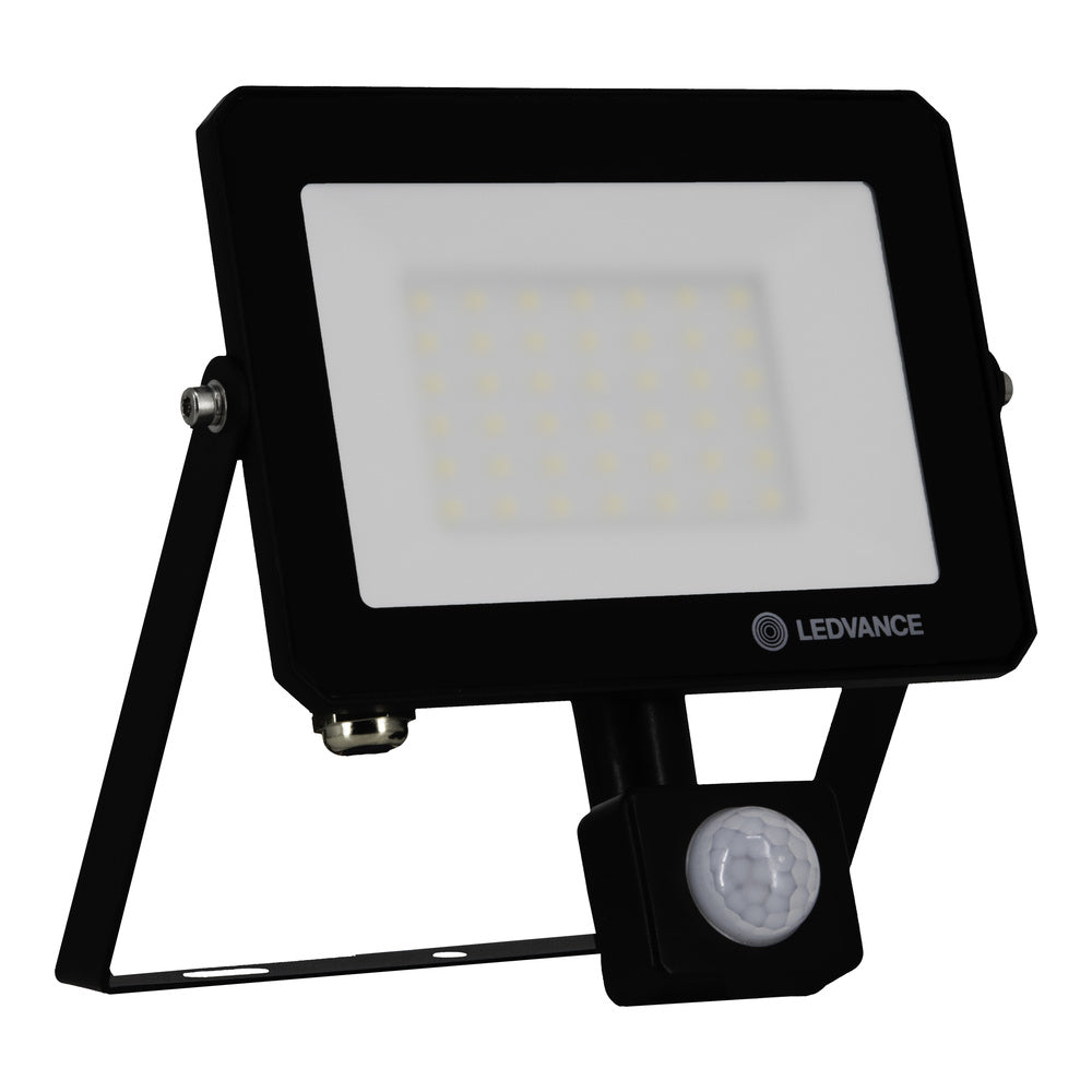 LED reflektor 50W IP65 3000K 105° – vonkajšie LED svietidlo LEDVANCE