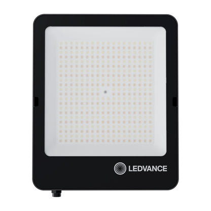 LED reflektor 105W IP65 3000K 100° – vonkajšie LED svietidlo LEDVANCE